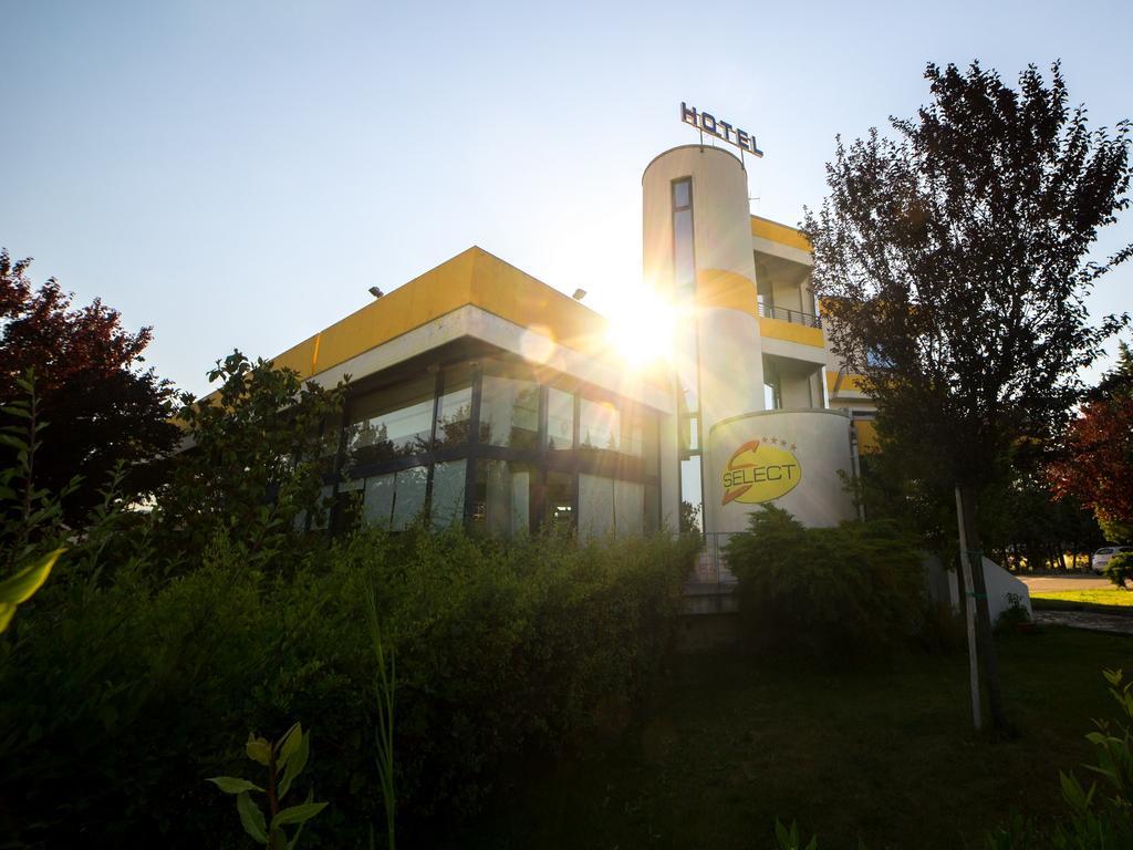Hotel Select Atessa Exterior foto